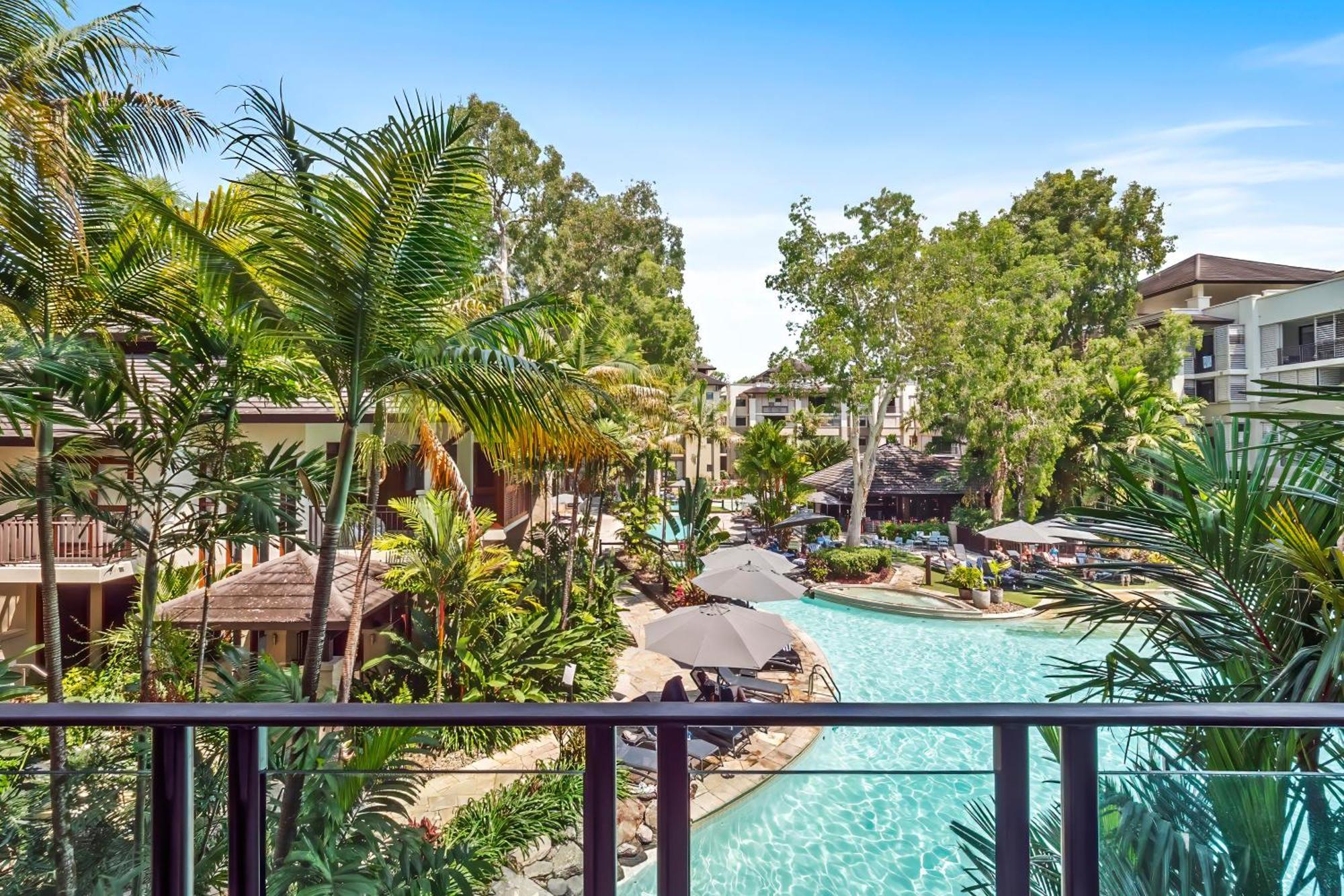 Private Apartments In The Temple Beachfront Resort Palm Cove Zimmer foto