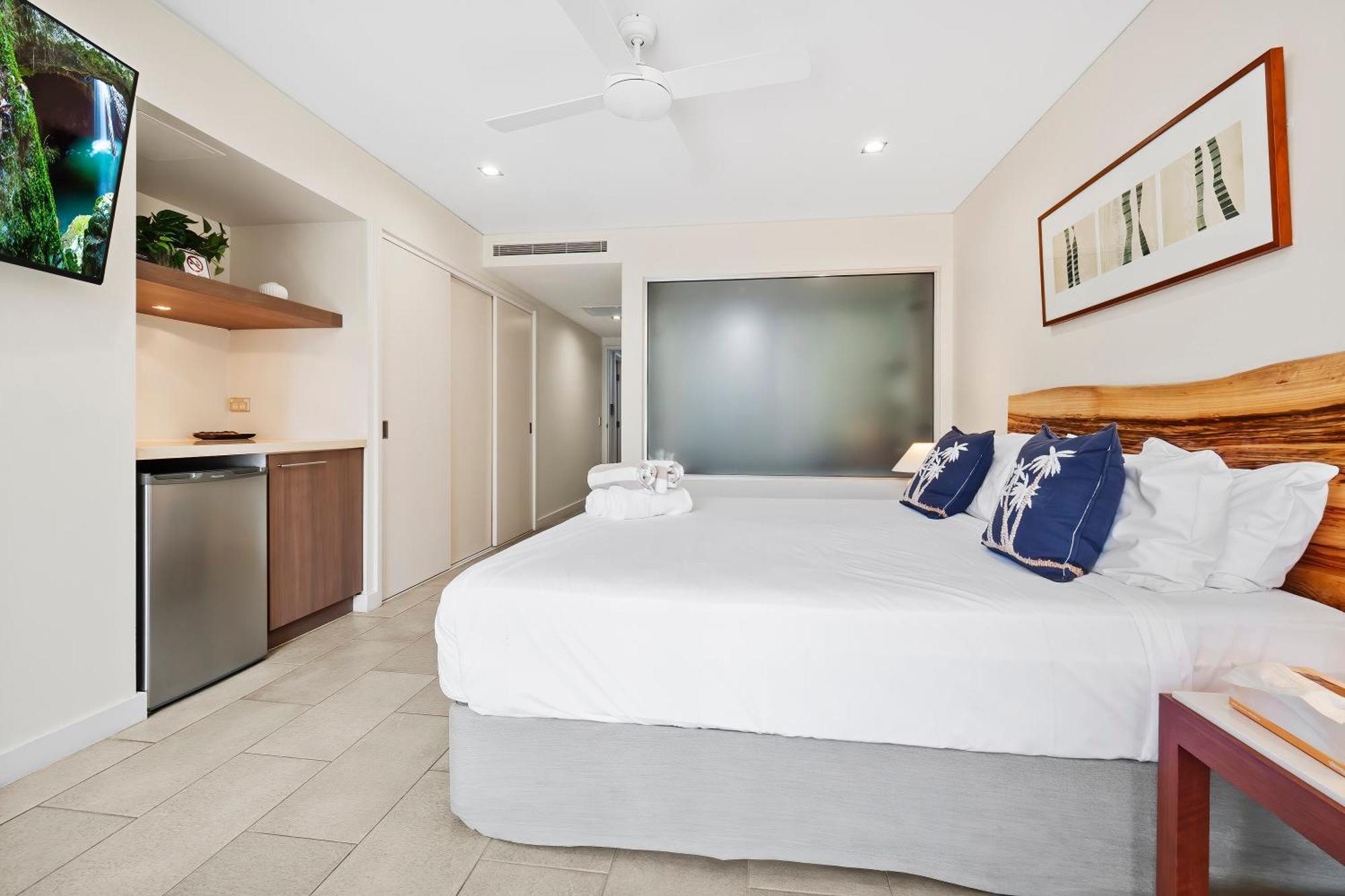 Private Apartments In The Temple Beachfront Resort Palm Cove Zimmer foto