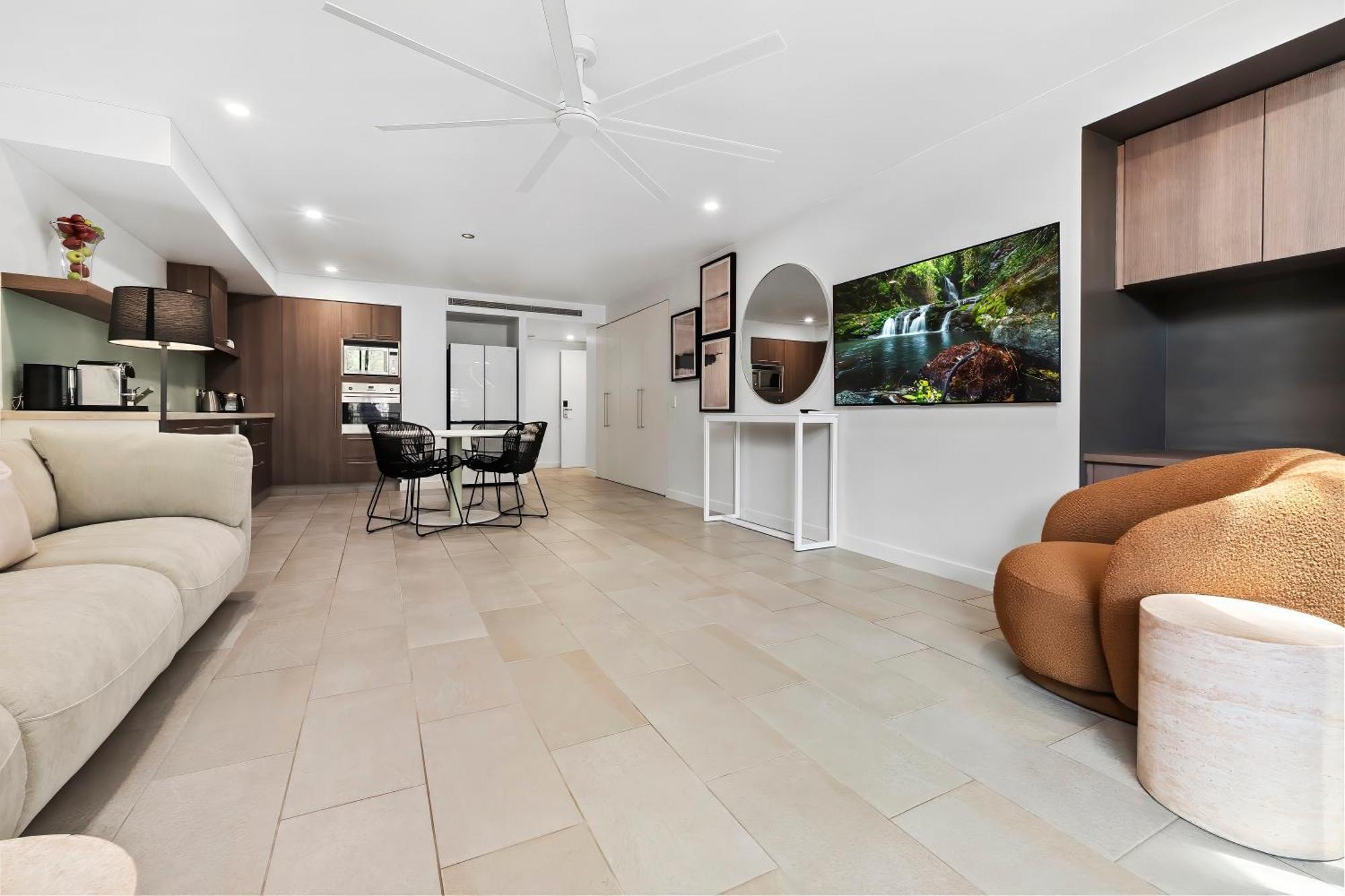 Private Apartments In The Temple Beachfront Resort Palm Cove Zimmer foto